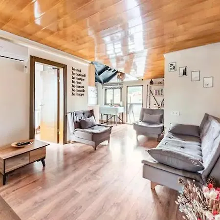Вилла Arya Roof House *